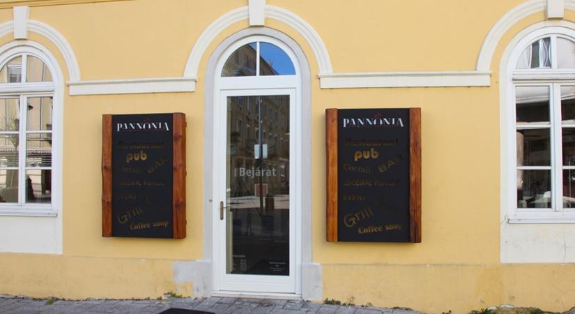 A Pelikán Hotel éttermébe költözne a Pannónia