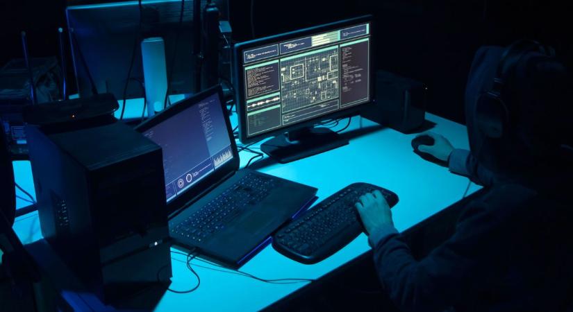 Egy tinédzser törte fel a magyar állami intézmények informatikai rendszerét – így tudta végrehajtani