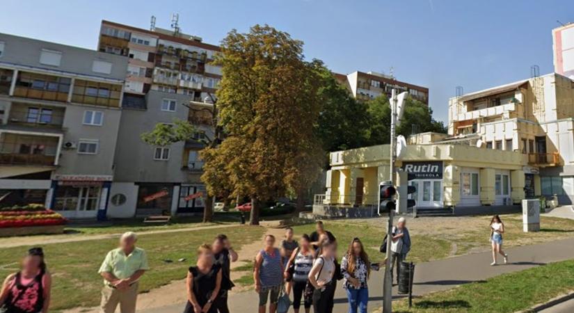 Hű, de kiakadtak a nyíregyházi anyukára! Ezt tette a gyerekével a sárga dombház mögött, és még neki állt feljebb