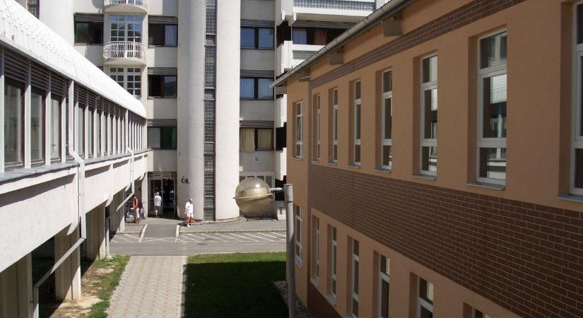 Ellenzéki aktivisták okoztak botrányt a Keszthelyi Kórházban - reagált az intézmény