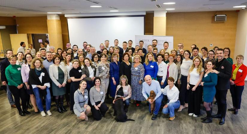 Még Kemény Dénes is adott tanácsot – mit kaphatnak "receptre" a vállalkozók?