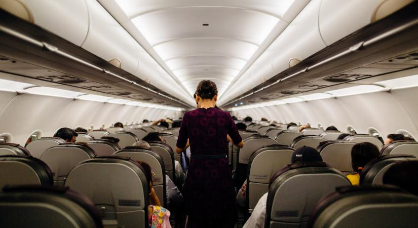 Nem semmi: ennyit keres egy légiutas-kísérő a Ryanairnél