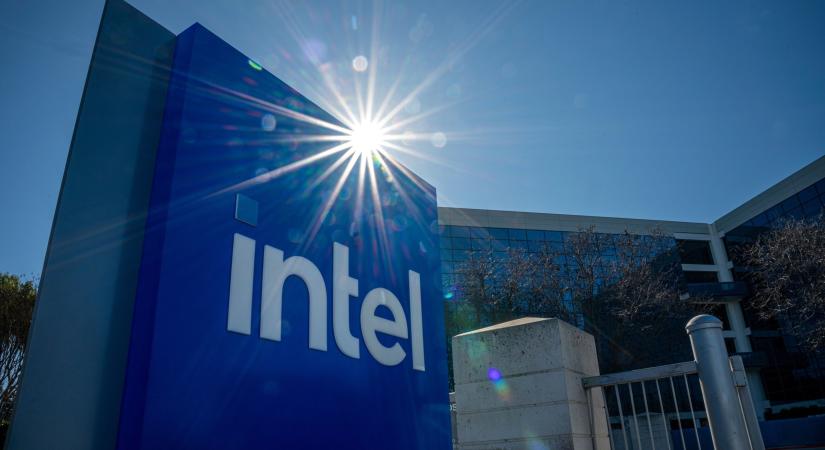 Újabb jelentős változások az Intelnél: Távozik a Products divízió vezetője, központi mérnökség alakul