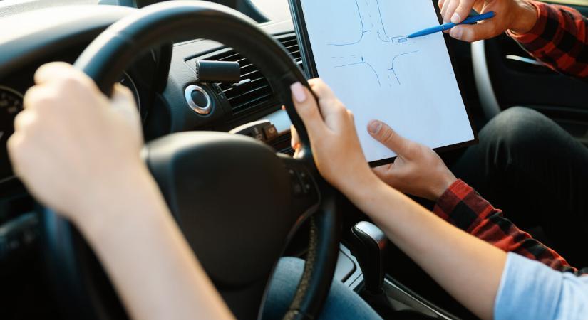 Új funkciókkal bővül a KRESZ digitális tananyaga