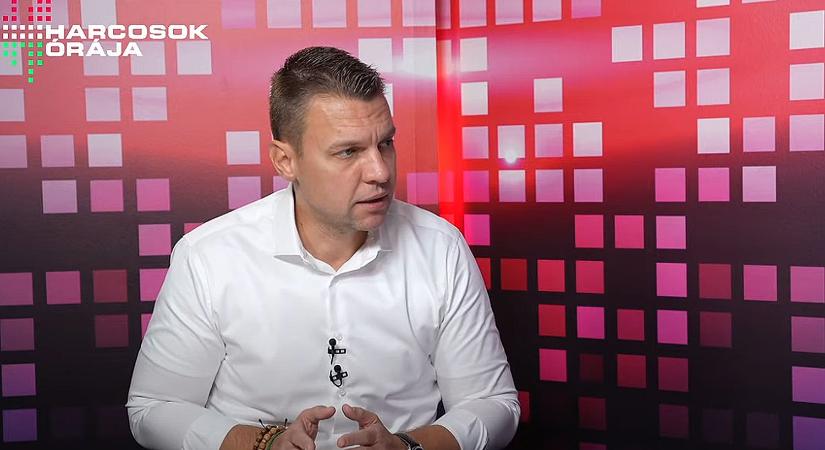 A Tisza Párt alelnöke a Bokros-csomagot szeretné vissza Tisza-adó formájában – jelentette ki Menczer Tamás a Harcosok órájában