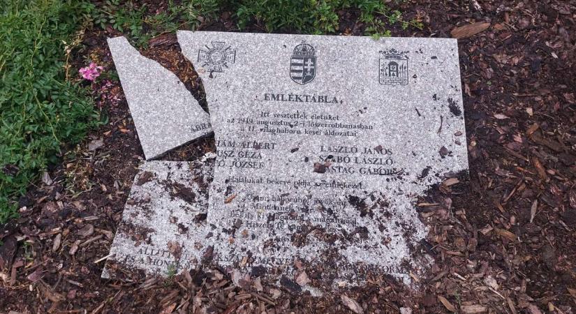 Vandálok romboltak Szekszárd belvárosában