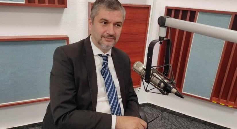 Hadházy: Az egyik legkönnyebb módja a lopásnak az informatikai rendszerek