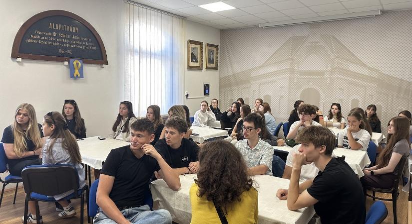 Holokauszt-emléknap a Selye János Gimnáziumban