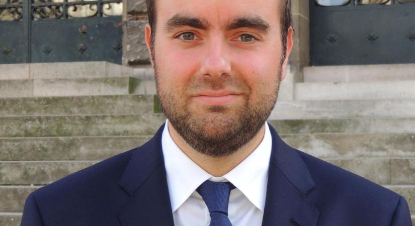 Beiktatták az új francia miniszterelnököt