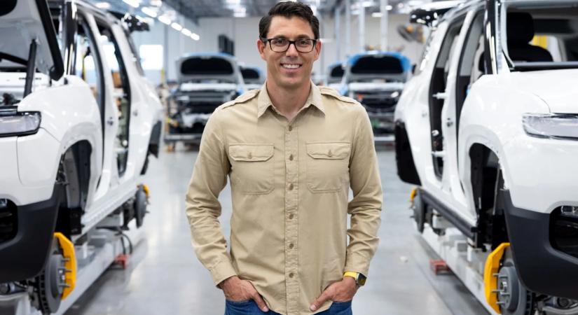 A Rivian vezérigazgatója szerint elképesztő, hogy az amerikai autóipar a benzines járművek felé fordul
