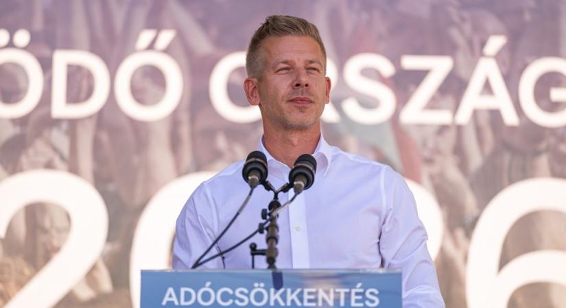 Magyar Péter: Orbán Viktor reakciójában egy szóval sem említette, hogy orosz drónokról volt szó