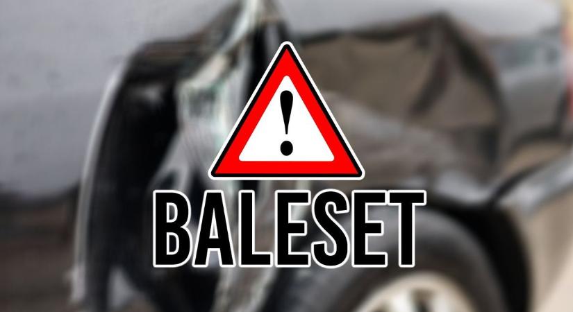 Árokba csapódott egy autó a 4918-as úton – félpályás úrzár van érvényben!