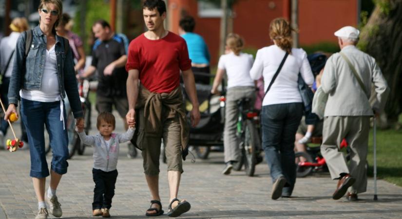 Lehúzza-e a segély a nyugdíjat? Így veszik figyelembe a nyugdíjszámításnál az alacsonyabb összegű juttatásokat
