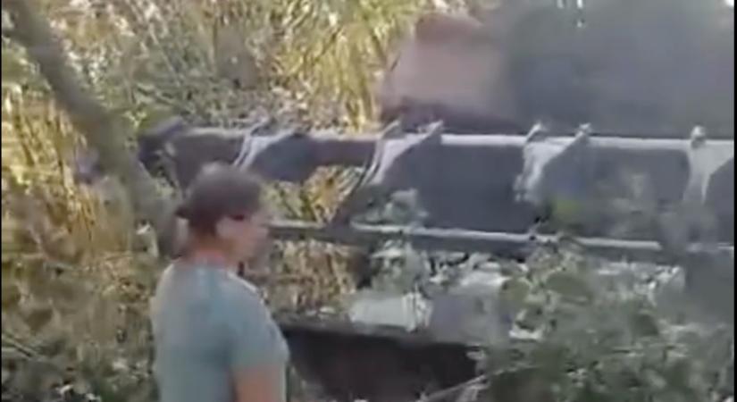 Majdnem elütötte a munkagép, mégis az életét kockáztatva állt ki a hévízgyörki ipari park ellen – a DK aláírásgyűjtést indít