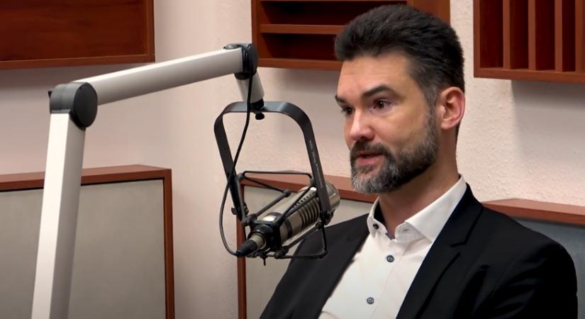 Továbbra is hazánk elítéléséért küzd Hegedüs Dániel, a magyar kormány ismert ellendrukkere
