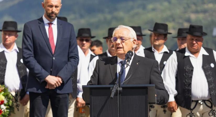Dr. Latorcai János: Vészben és romlásban is mindig helyt kell állnunk