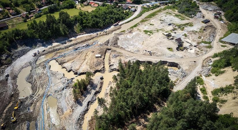 Meghosszabbították a vészhelyzetet, nem ért véget a parajdi tragédia