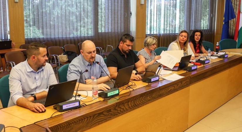 Bizonytalan üzemeltetés: veszélyben a tatabányai jégpálya működése