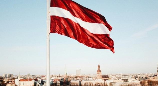 Lettország több mint 800 orosz állampolgárt utasít ki