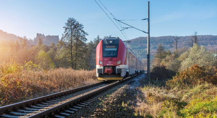 Új vasúti szakaszon közlekednek a vonatpótló buszok egy dél-szlovákiai vonalon
