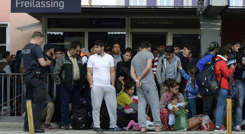 Óriási botrány Németországban: ezrével hamisítják a migránsok a honosítási dokumentumokat