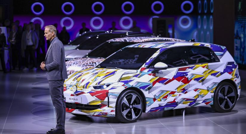 Müncheni autószalon: mentenék a robbanómotors autókat