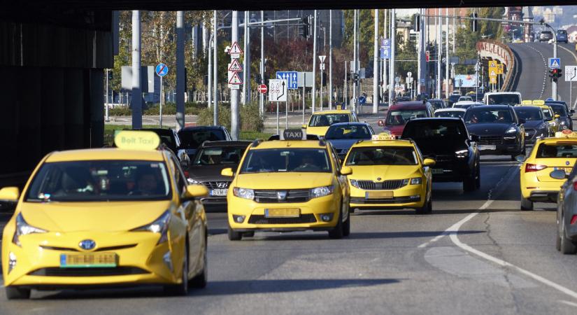 Budapesti taxis piac: a szakma felhígul, romlik az utasbiztonság, kiszolgáltatottak a sofőrök