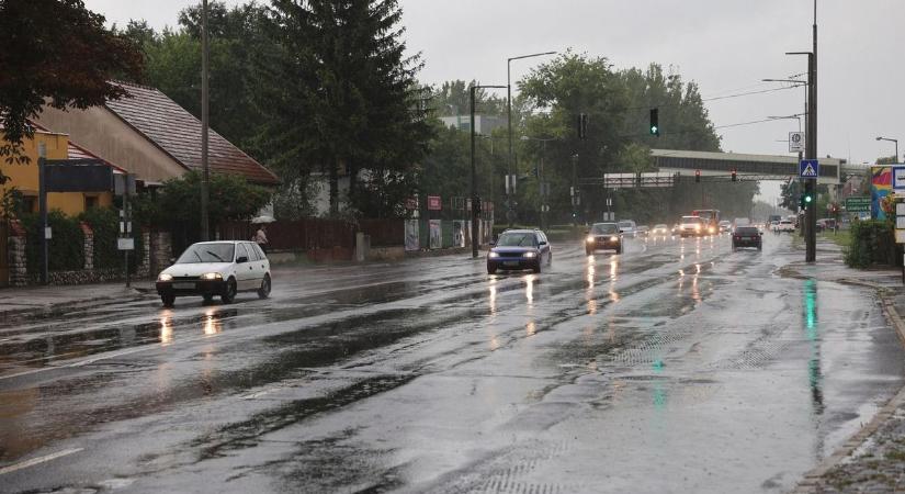 Hamarosan kitör a vihar! Borongós reggel után zivatarok, és szélrohamok pusztíthatnak vármegyénkben