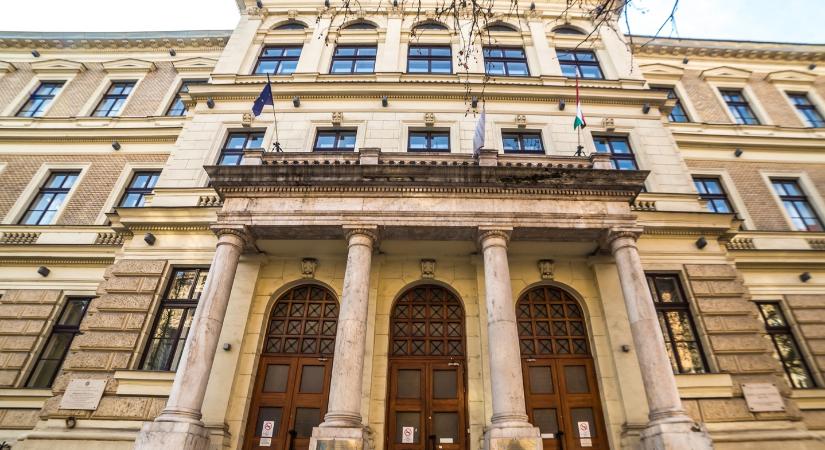 Az átalakítások okozta helyhiány miatt nem tudják felvenni az óráikat a BGE hallgatói
