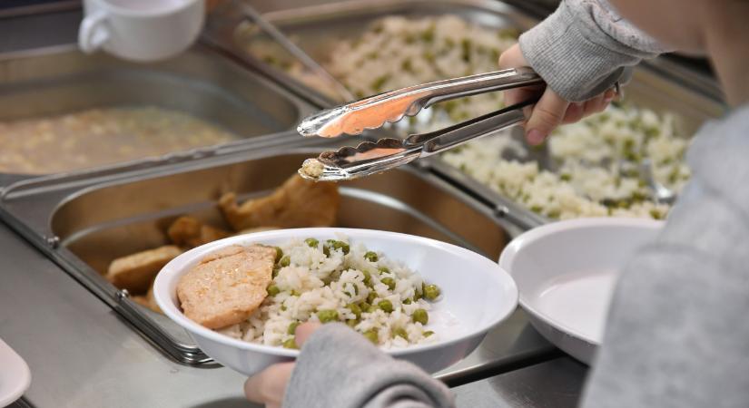 Saját menzakonyhát állított fel az újbudai önkormányzat, miután patthelyzetbe került a kerületi közétkeztetés