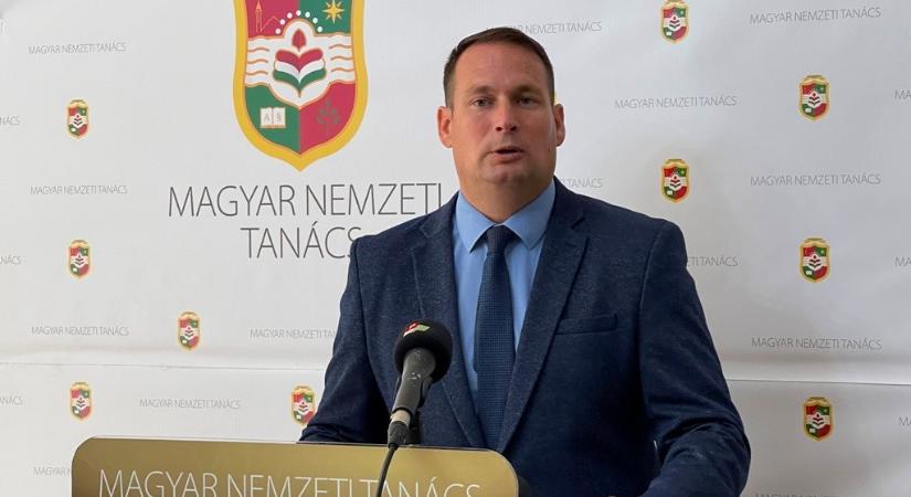 VMDK: Fremond kettős mércét alkalmaz