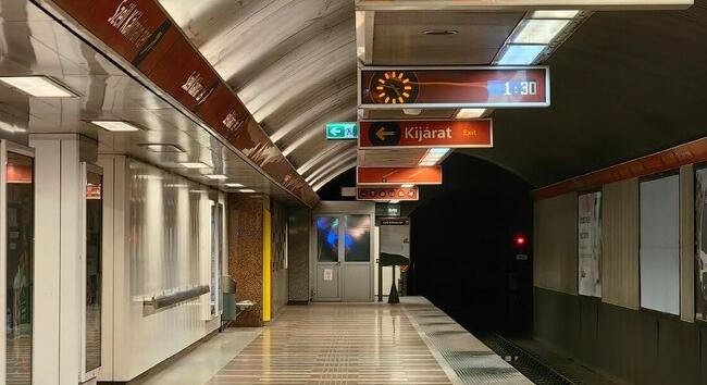 Rövidített útvonalon jár Budapesten a 2-es metró hétvégén