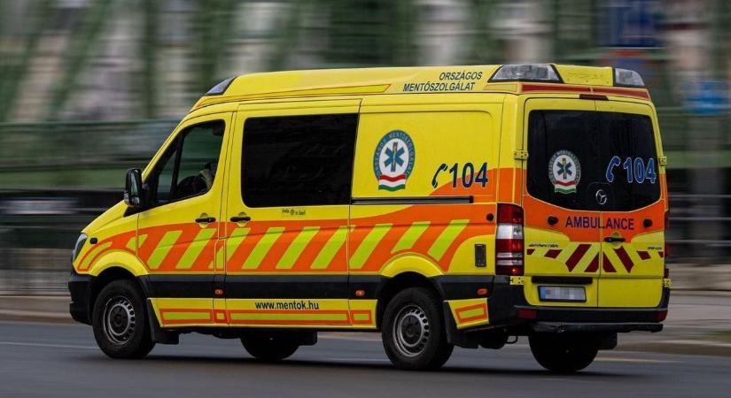 Otthon segítettek egy életet világra a kisbéri mentősök fotó