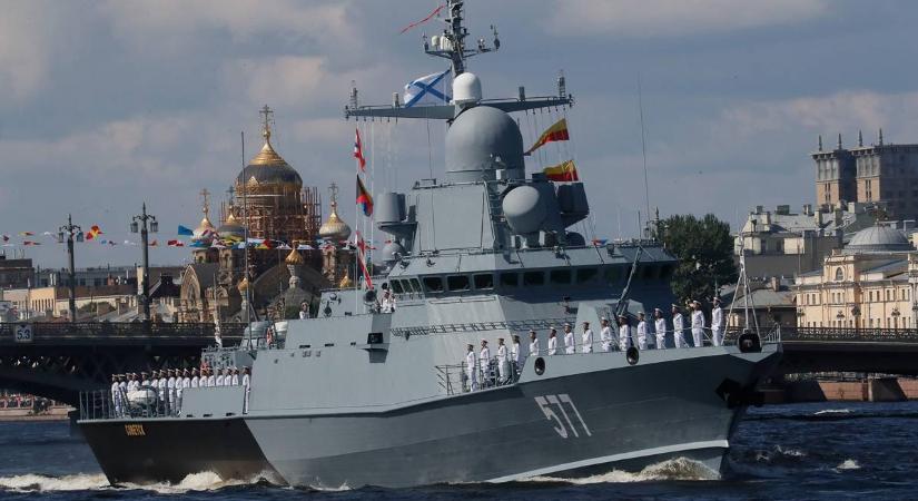 Ukrán dróntámadás érte a Fekete-tengeri Flotta hajóját