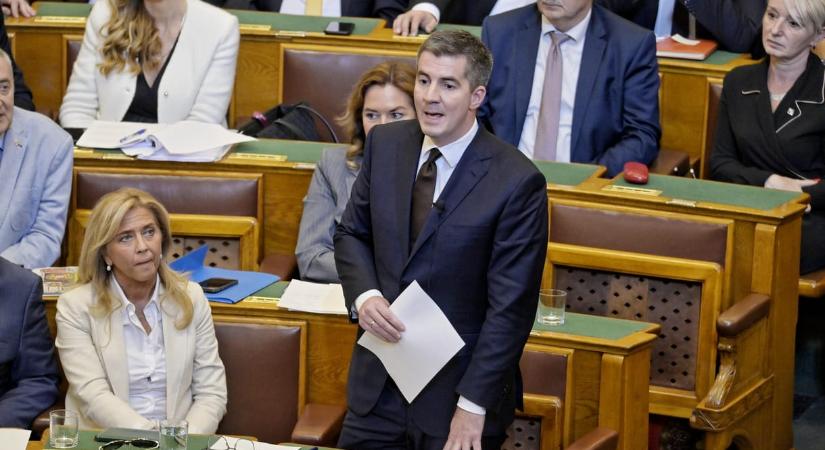 Kocsis Máté már össze is kötötte Magyar Pétert a Charlie Kirk elleni merénylettel