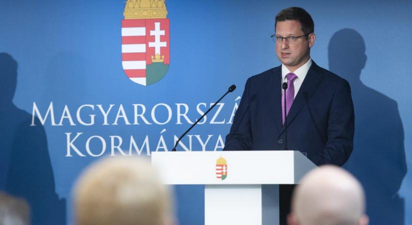 Kormányinfó: október elején már postázzák is a nemzeti konzultációs kérdőíveket