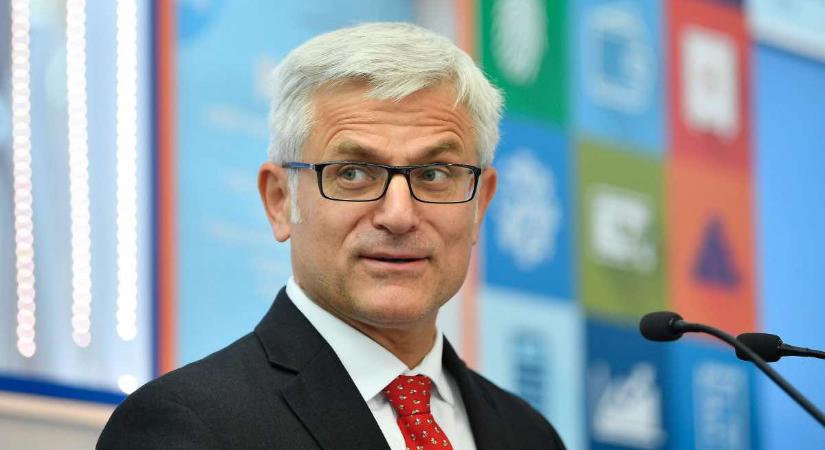 Megkötötte az első Minősített Vállalati Hitel szerződését az Erste