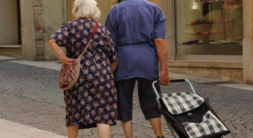A nyugdíjasokat nagy veszély fenyegetni az élelmiszer-utalványok miatt