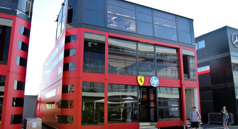 F1: Kulcsemberek hagyhatják el a Ferrarit