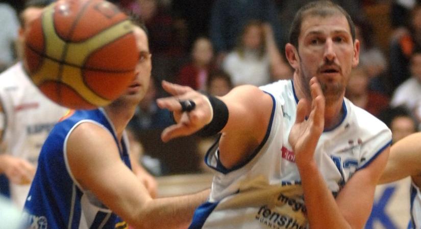 Tragikus sorsú kapitányukra emlékeznek a kaposvári kosárlabdázók