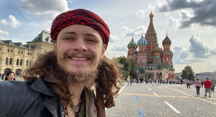 Iskolát neveztek el az oroszok Michael Glossról, a CIA-fejes fiáról, aki az oldalukon harcolva meghalt Ukrajnában
