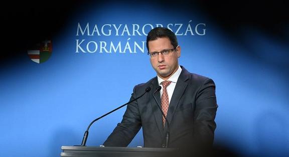 Gulyás: Tisztázott ügy Orbán meccslátogatása