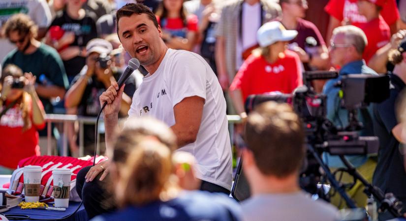 Két embert őrizetbe vettek Charlie Kirk meggyilkolása kapcsán