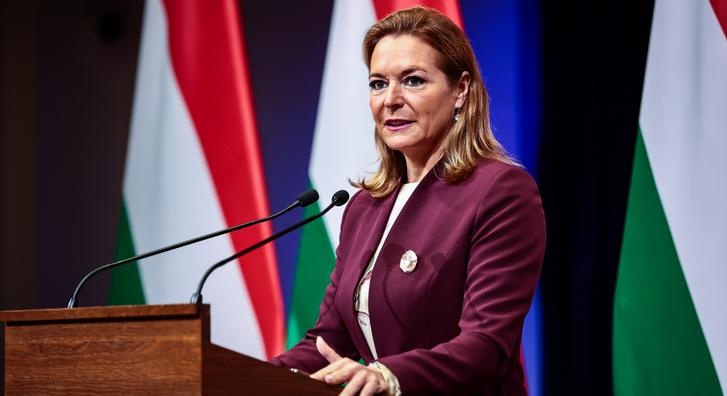Október 15-ig kézbesítik a nyugdíjasoknak az utalványokat