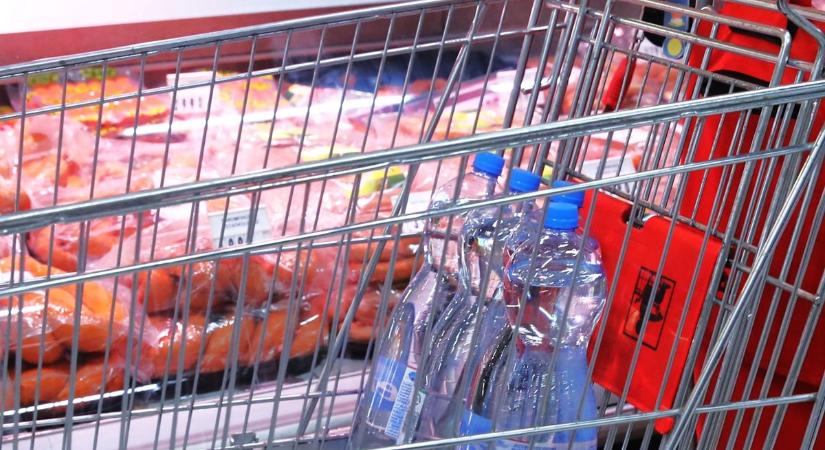 Döbbenetes jelenetek egy miskolci áruházban