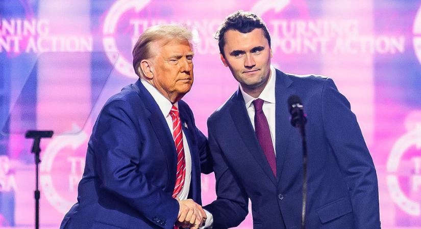 Charlie Kirk halott: minden, amit tudni kell a meggyilkolt influenszerről