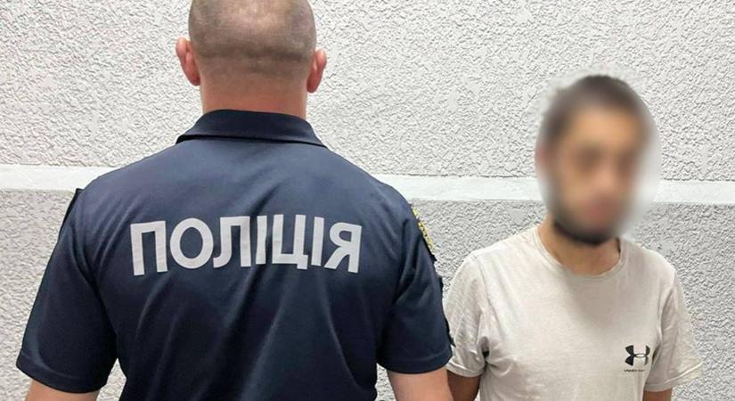 Munkácson a lépcsőházban támadtak meg és raboltak ki egy nőt