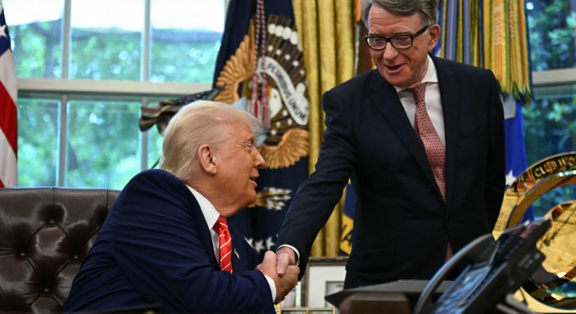 Azonnali hatállyal felmentették a washingtoni brit nagykövetet a Jeffrey Epsteinnel fenntartott kapcsolatai miatt