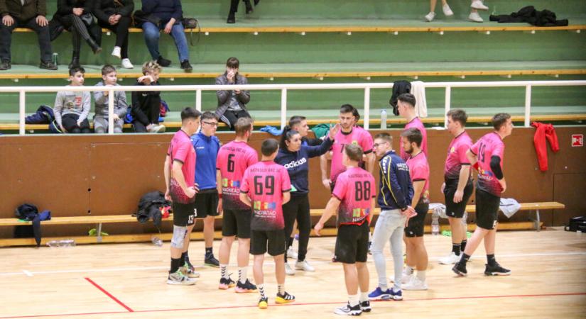 A Rinyamenti Kézilabda Club felnőtt férfi csapattal és erős utánpótlással vág neki a szezonnak