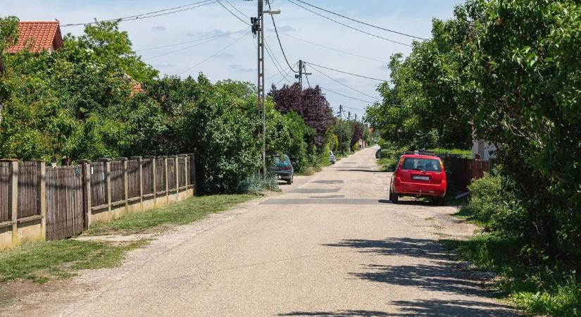 „Nem értettem, hogy ez most mi volt” – felfoghatatlan, ami az út szélén történt egy nővel Józsán